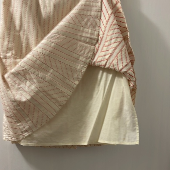 Beautiful lined DKNY Skirt - Picture 4 of 4